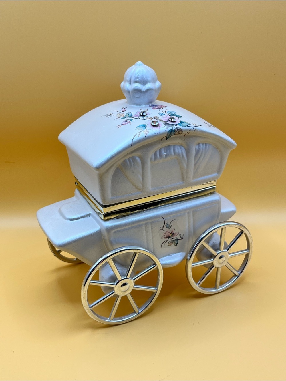 Berger of Italy Cinderella Carriage Trinket Box